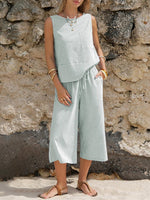 Women'S Round-Neck Striped Sleeveless Top And Capri Pants Two-Piece Set