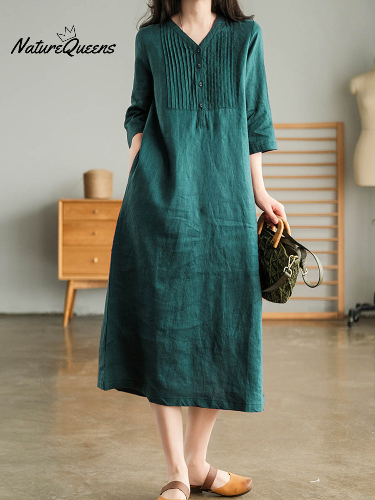 Women's Solid Color Loose Stylish Casual V-neck Long Dress