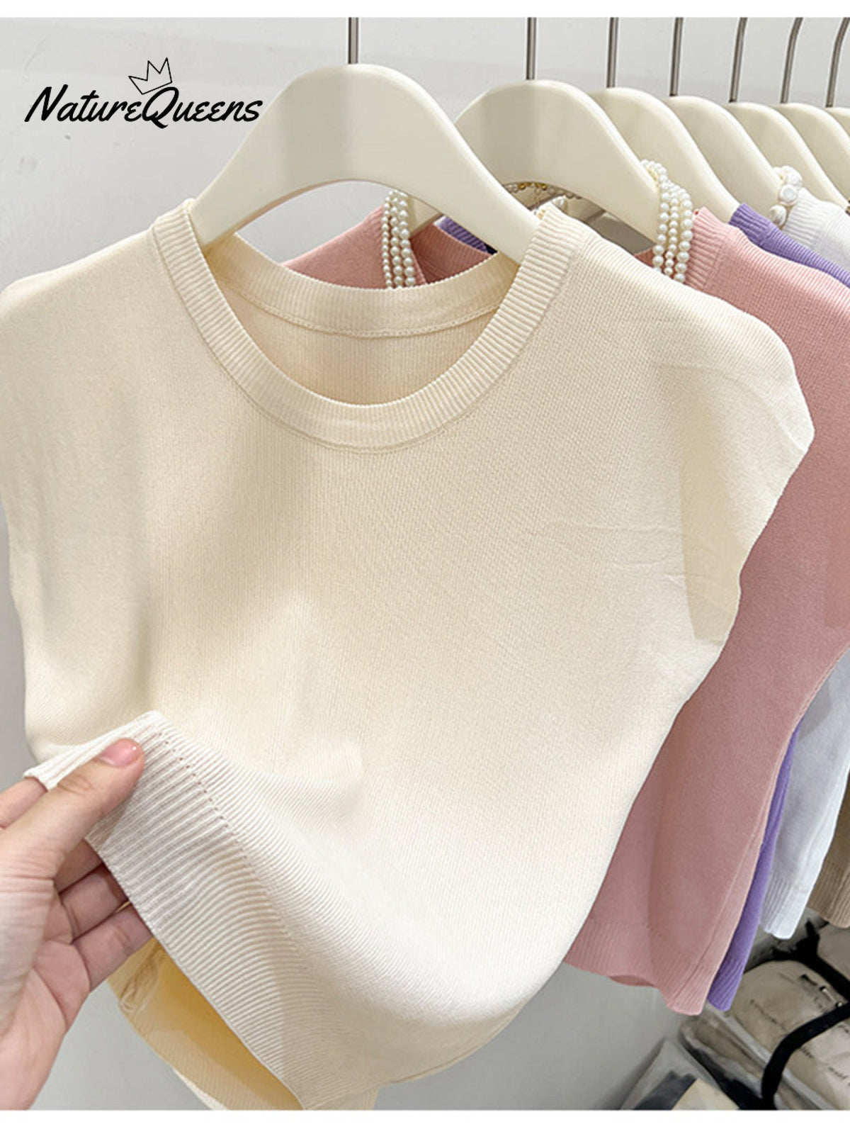 Women's Casual Slim Fit Round Neck Sleeveless Top