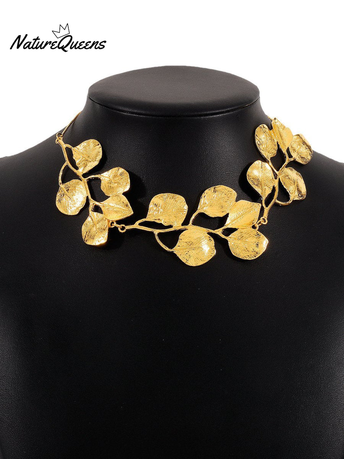 Retro Leaves Necklace / Gold