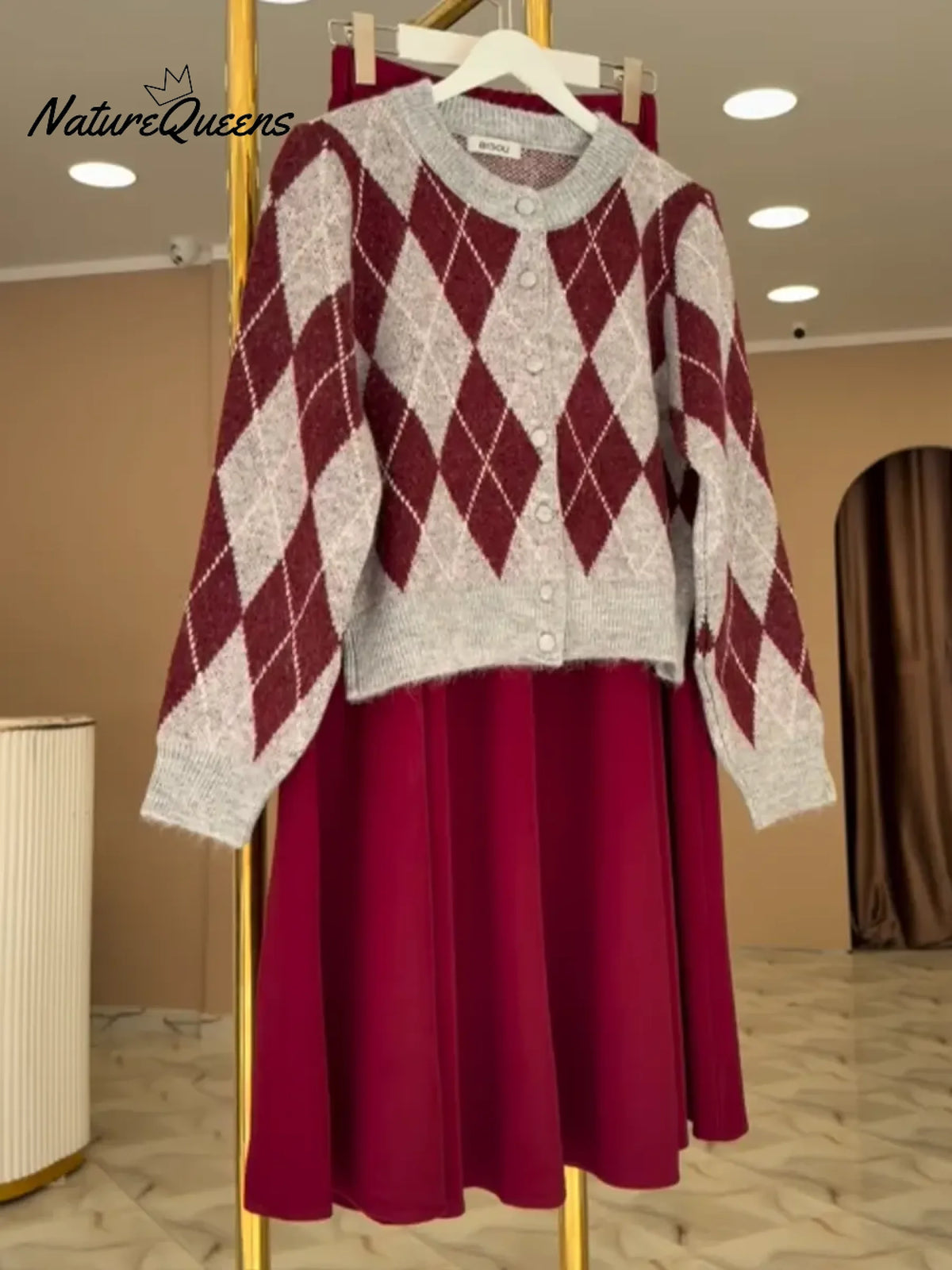 Women's Classic Diamond Pattern Cardigan