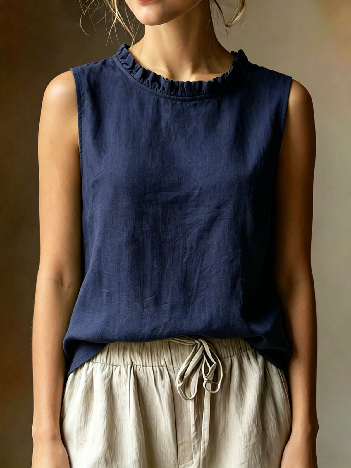 Women's Loose-fit Sleeveless Shirt With Ruffled Crew Neck