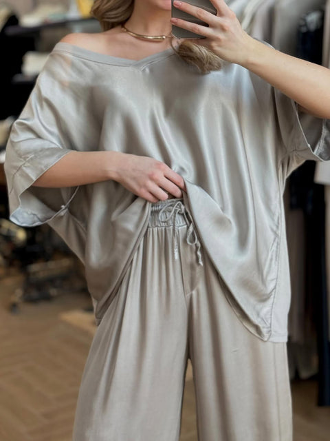 Women's Elegant Satin Glossy Top and Pants Two-piece Set