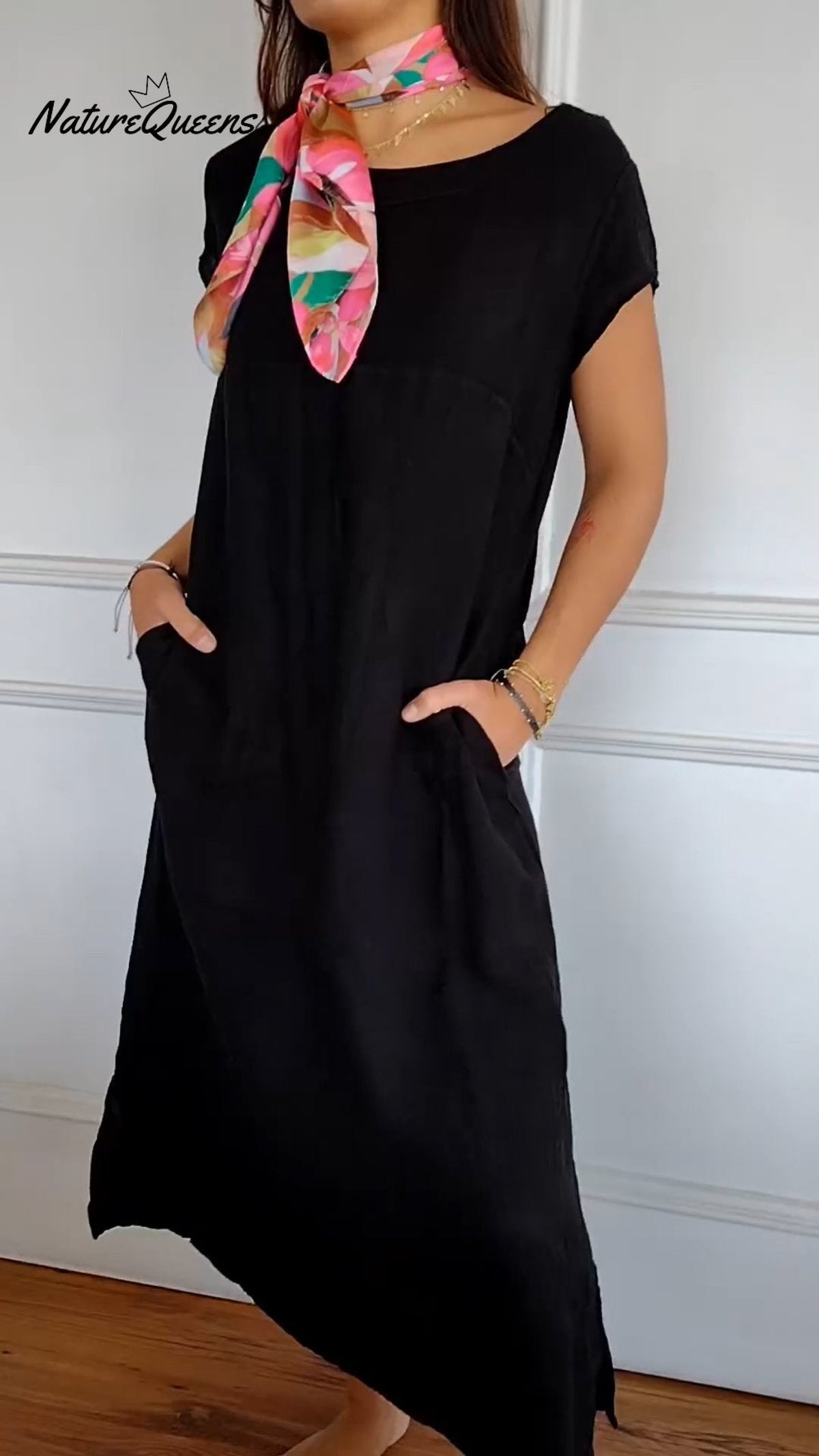 Round Neck Short Sleeve Pocket Dress Black / S(Uk 6 - 8)