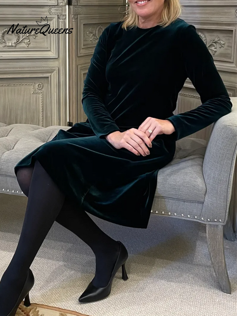 Women's Elegant Round Neck Pocket Velvet Midi Dress