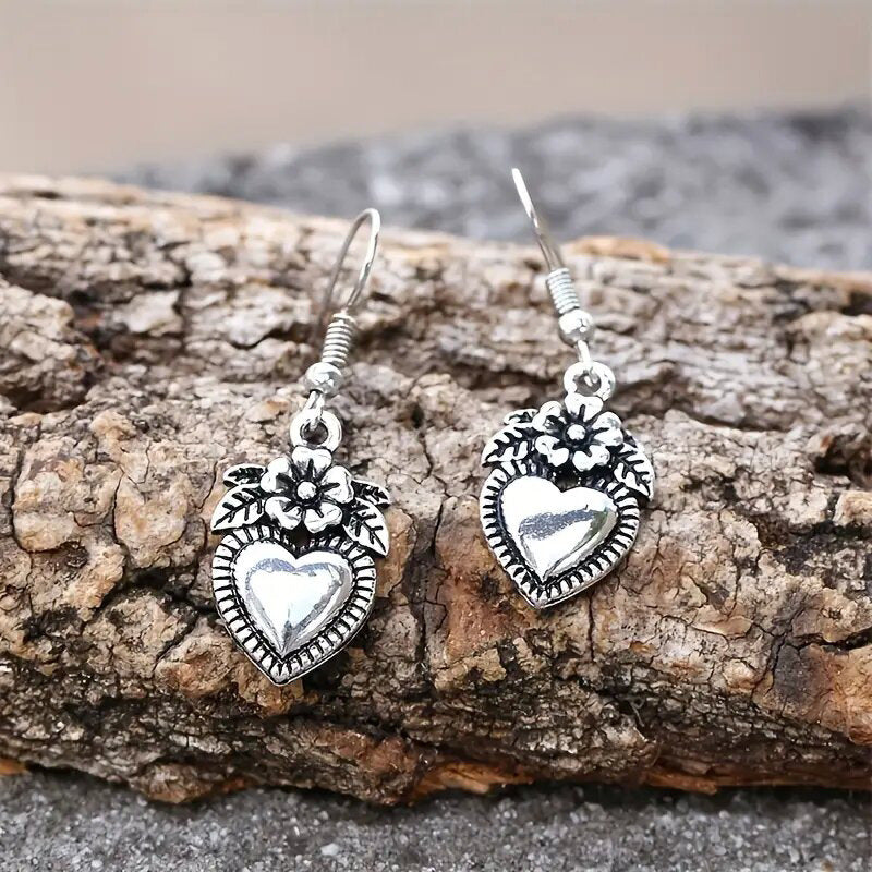 Retro Heart-shaped Flower Earrings