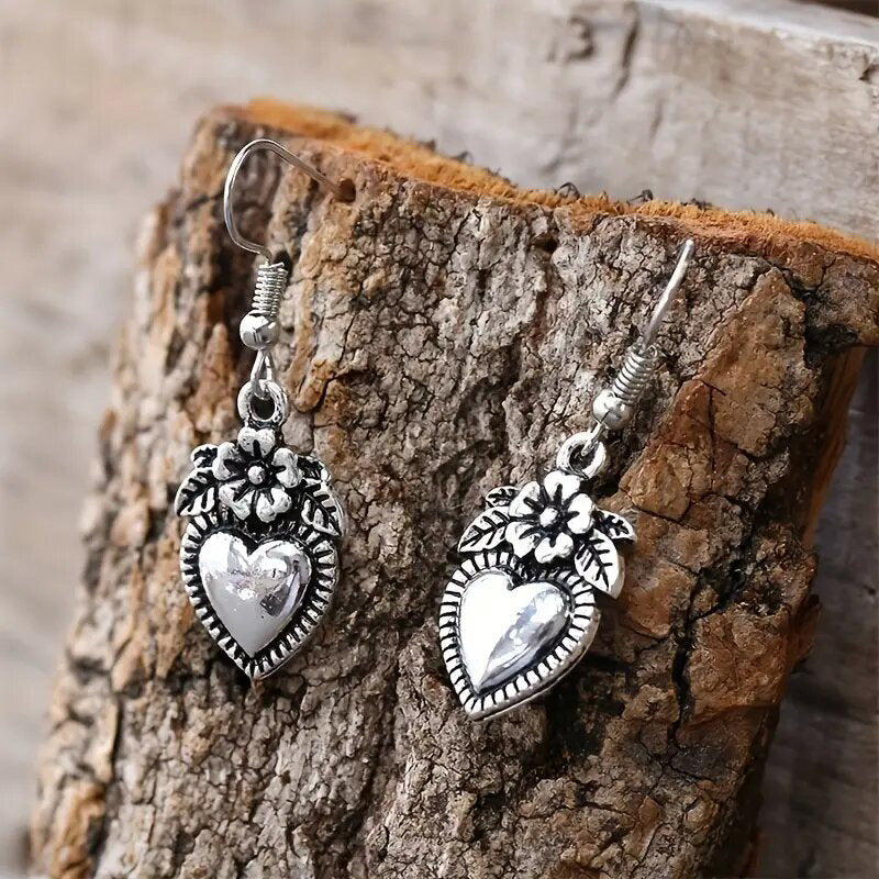 Retro Heart-shaped Flower Earrings