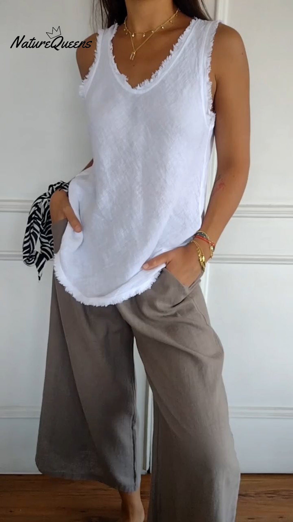 Cotton and Linen V-neck Raw Edge Design Vest