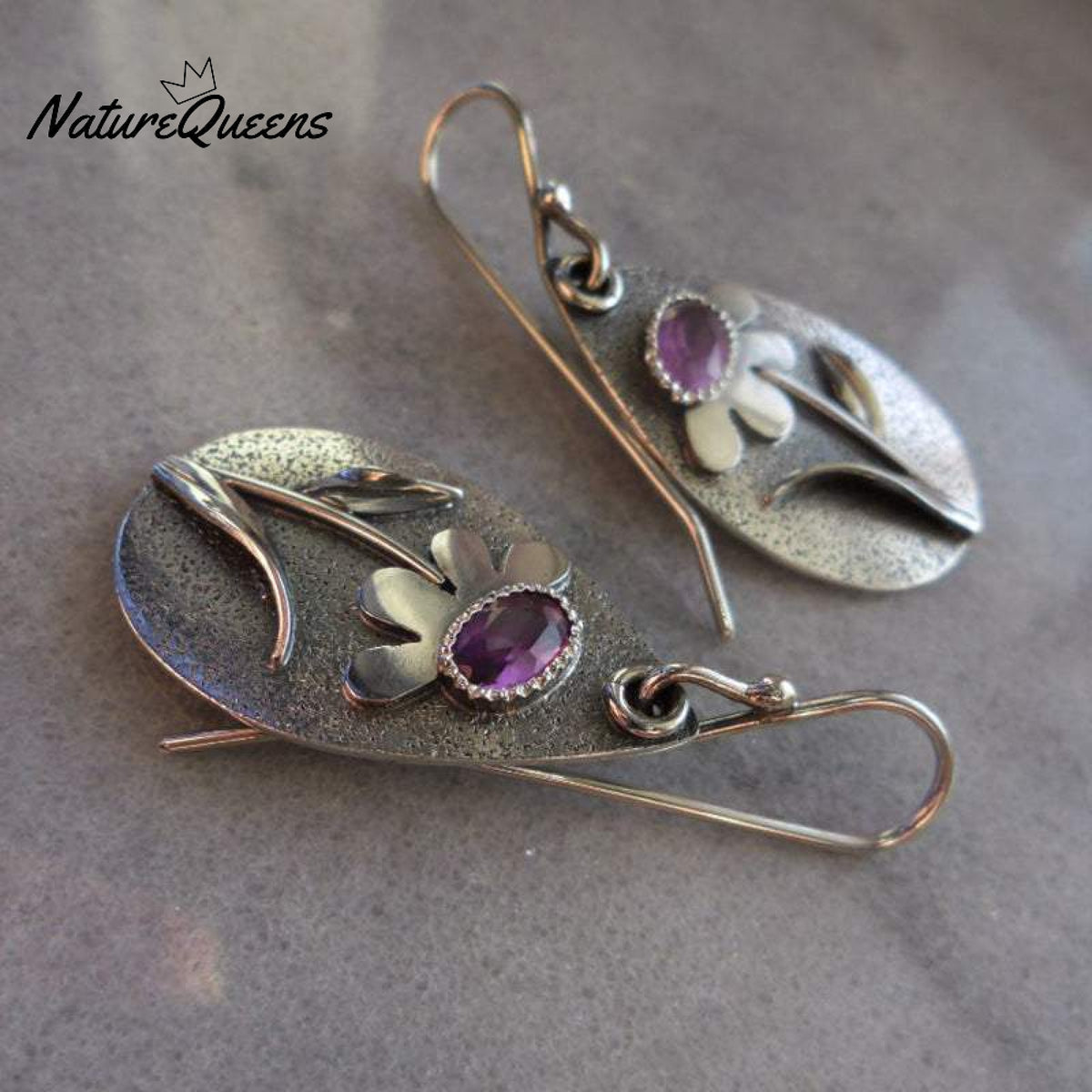 Three - Dimensional Floral Retro Earrings