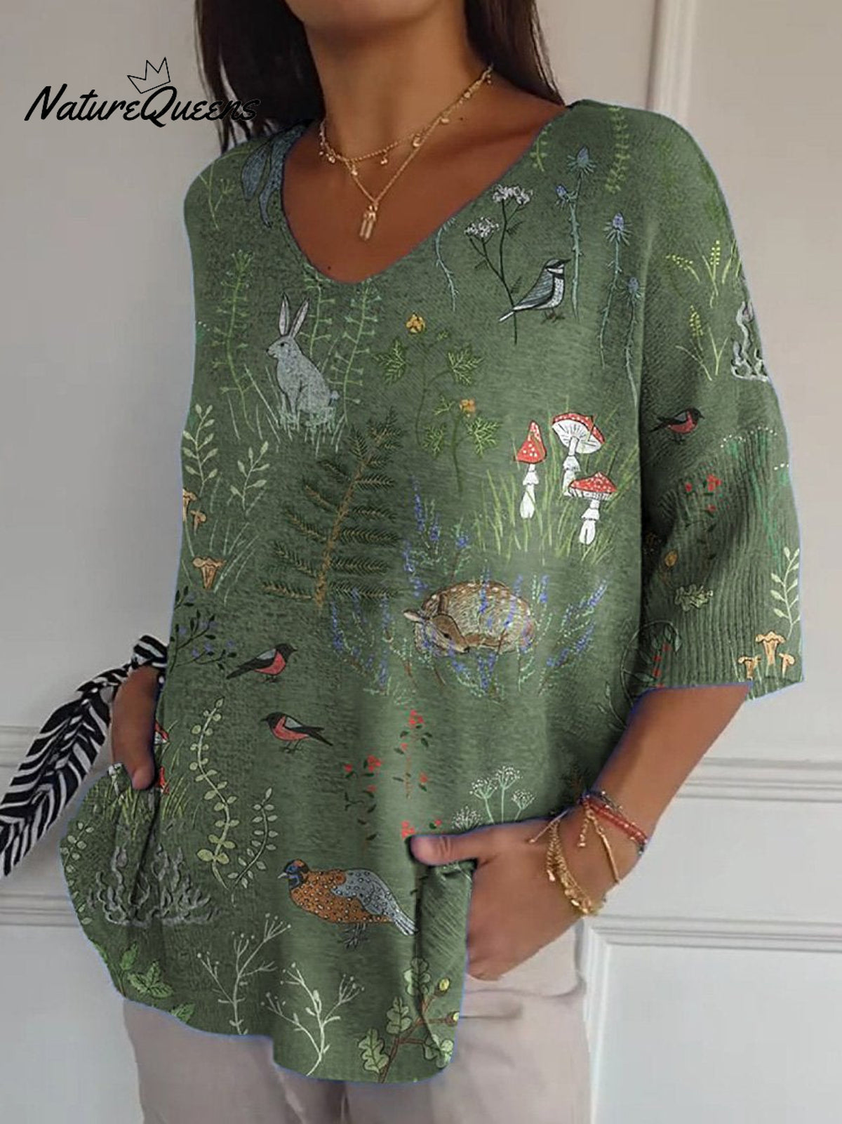 Woodland And Animals Repeat Pattern Printed Women's Casual Pullover Knit