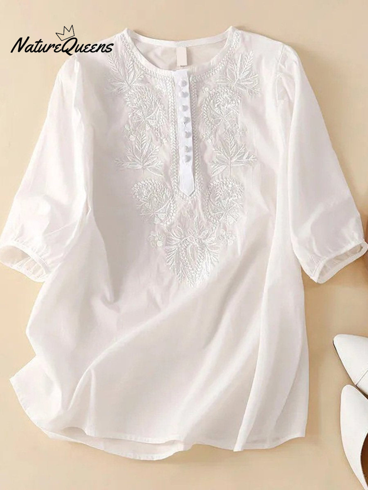 Women’s Retro Embroidery Round Neck Thin Blouse White / M