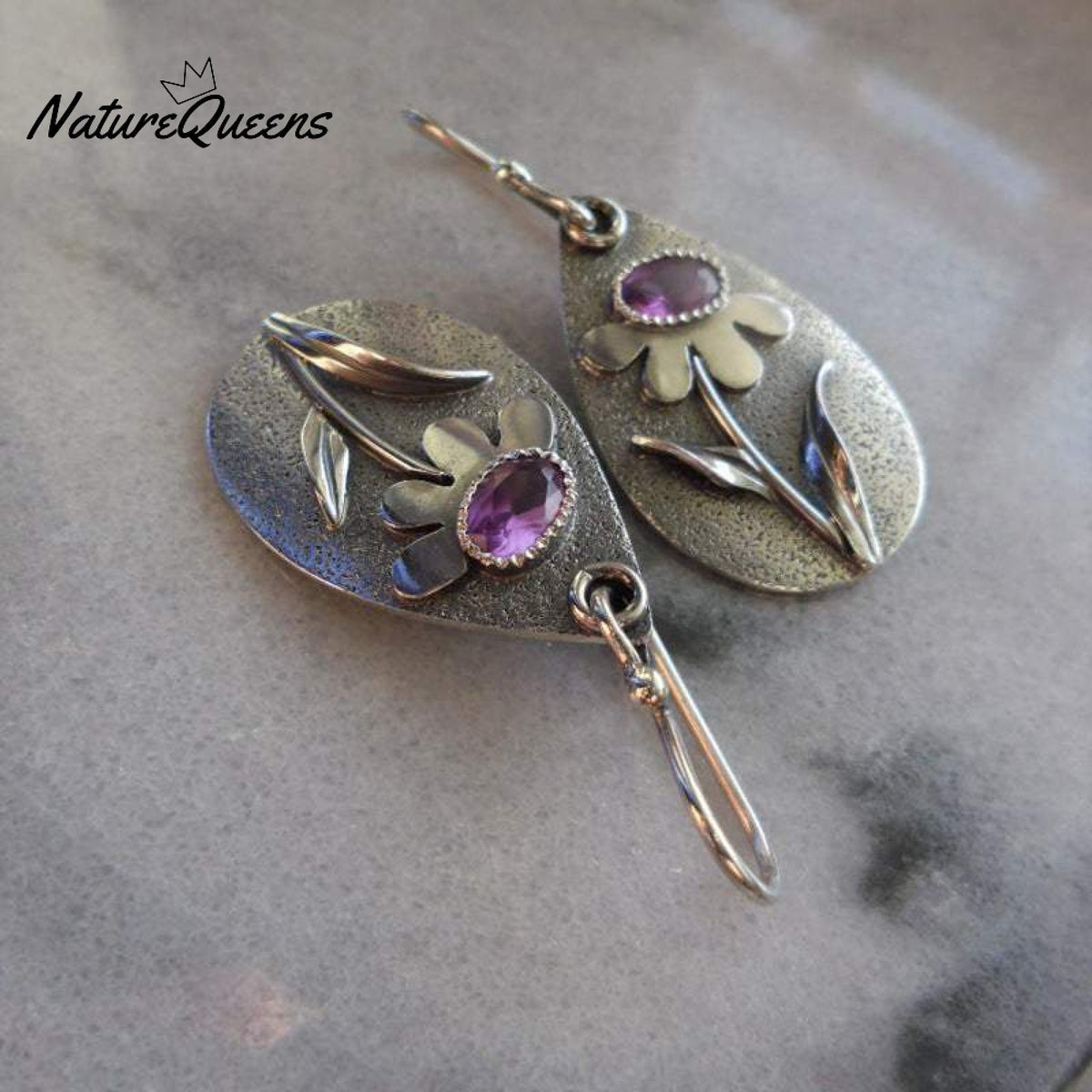 Three - Dimensional Floral Retro Earrings