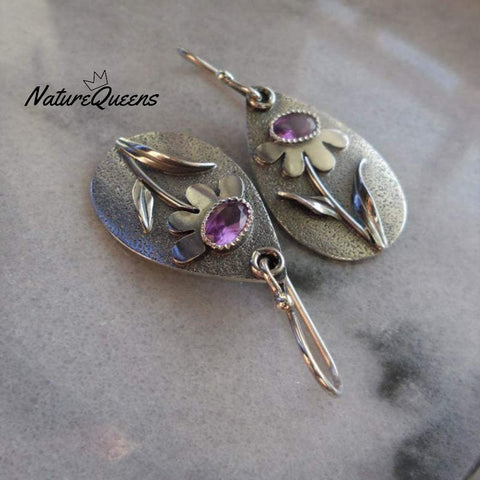 Three - Dimensional Floral Retro Earrings