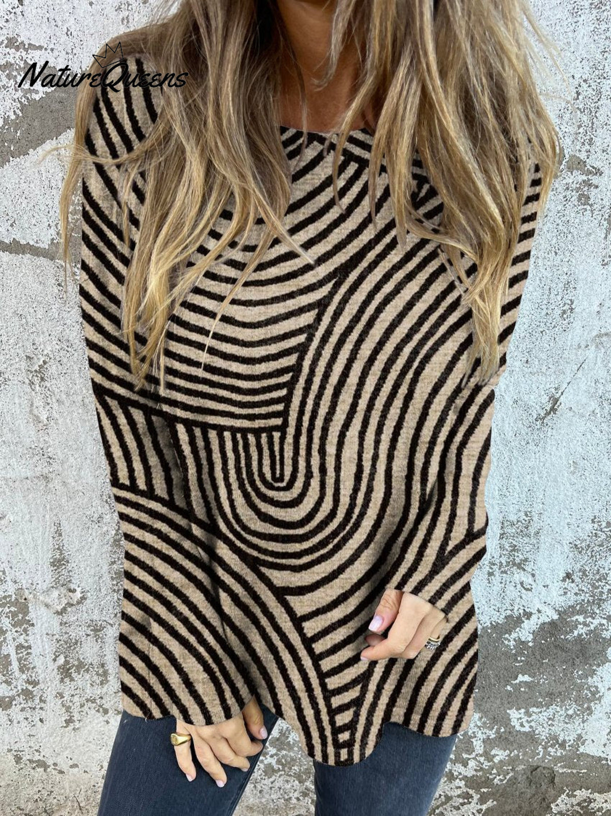 Women's Retro Geometric Art Round Line Print Button Back Casual Knitted Shirt