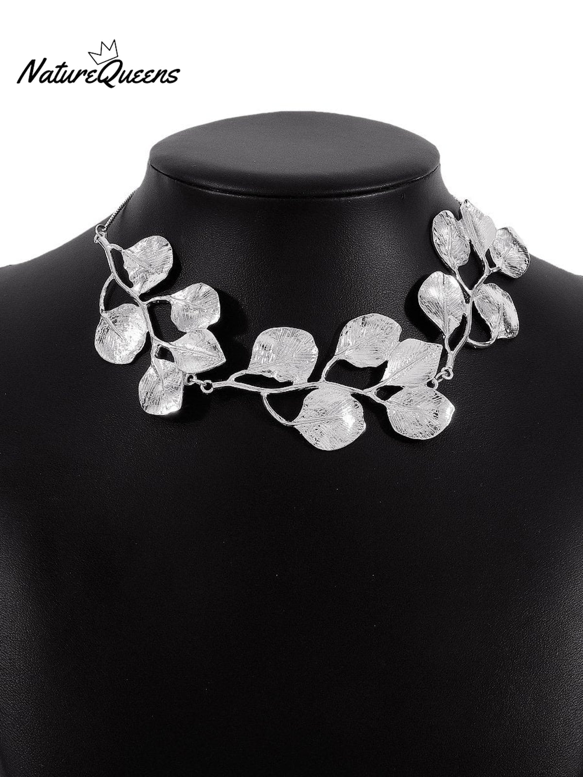 Retro Leaves Necklace / Silver