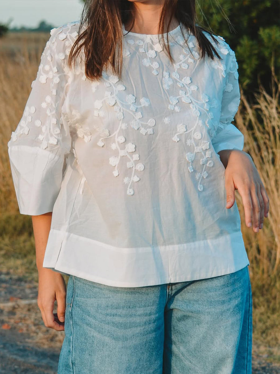 Three-dimensional Embroidered Cotton Top