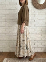 Women's Minimalist Lantern Sleeve Top And Floral Skirt Set
