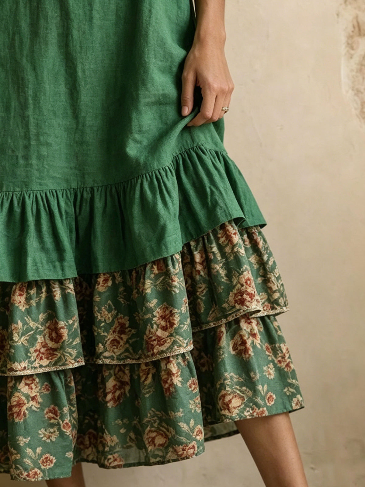 Vestido largo de mujer con tirantes, volantes multicapa y bolsillos
