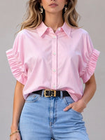 Camisa de mujer de diseño con mangas acampanadas y efecto arrugado.