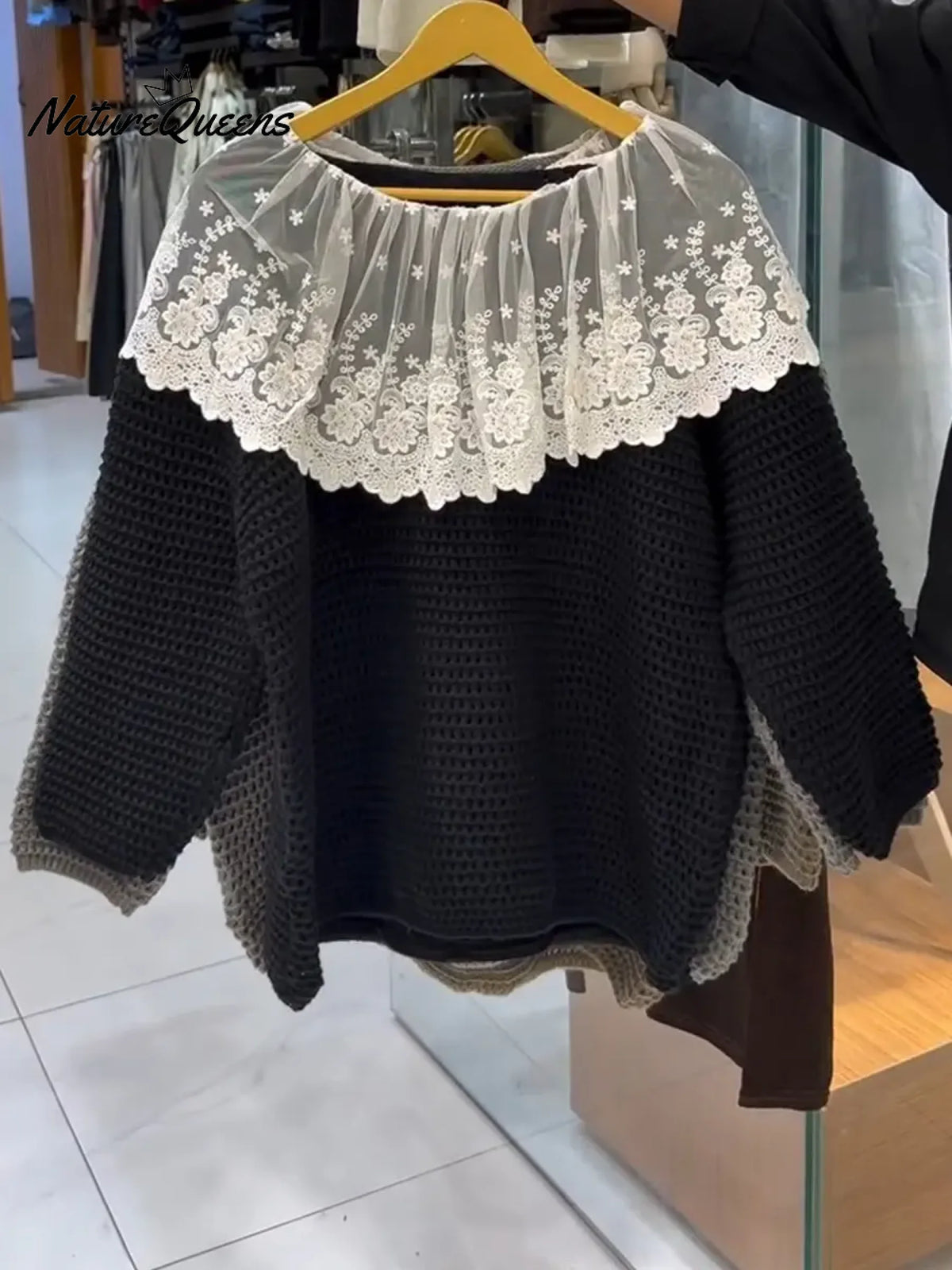 Women's Solid Color Round Neck Long Sleeve Lace-trimmed Casual Loose Knit Top